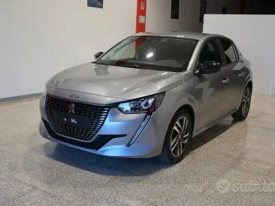 Usata Peugeot 208 Style 75 CV (55 kW) 2023 Grigio Utilitaria