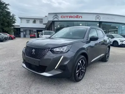 Usata Peugeot 2008 Allure 131 CV (96 kW) 2023 Grigio SUV