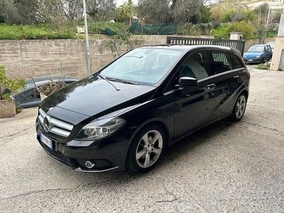 Usata Mercedes B180 Premium 109 CV (80 kW) 2015 Nero Monovolume