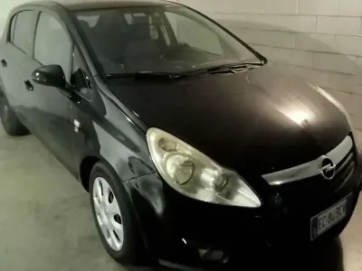 Usata Opel Corsa Club 86 CV (63 kW) 2010 Nero Utilitaria