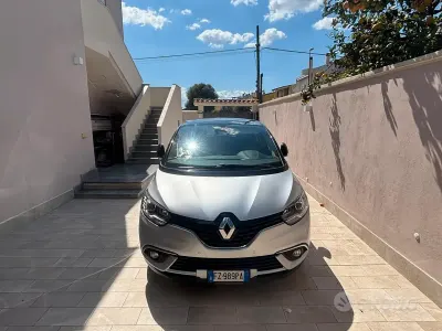 Usata Renault Scénic IV 150 CV (110 kW) 2019 Grigio Monovolume