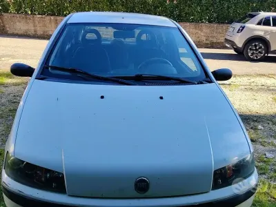 Usata Fiat Punto 80 CV (58 kW) 2002 Bianco Utilitaria