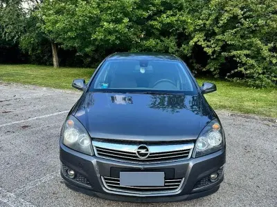 Usata Opel Astra 115 CV (84 kW) 2010 Grigio Station wagon