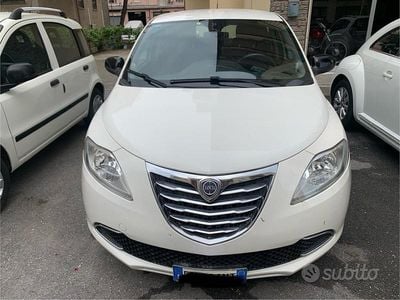 Begagnad Lancia Ypsilon S 69 HK (50 kW) 2014 Svart Halvkombi