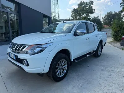 Usata Mitsubishi L200 Intense 154 CV (113 kW) 2016 Bianco Pick-up