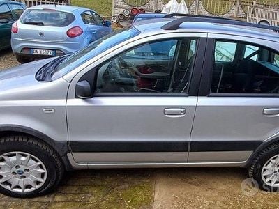 Grigio Usata 2005 Fiat Panda 4x4 Climbing Utilitaria | 4000 € (Buon prezzo)
