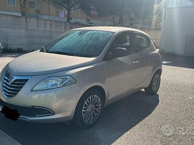 Usata Lancia Ypsilon S 69 CV (50 kW) 2011 Oro Utilitaria