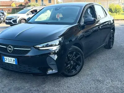 Usata Opel Corsa Design Edition 102 CV (75 kW) 2023 Nero Utilitaria