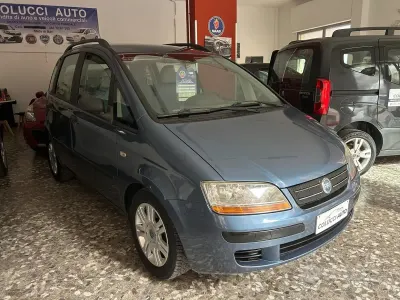 Usata Fiat Idea Emotion 101 CV (74 kW) 2005 Blu Monovolume