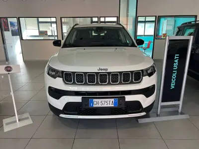 Usata Jeep Compass Limited 131 CV (96 kW) 2022 Bianco metalizzato SUV
