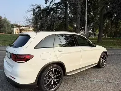 Begagnad Mercedes GLC220 AMG 194 HK (142 kW) 2022 Vit SUV