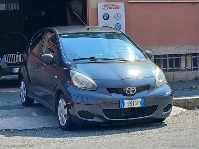 Usata Toyota Aygo Connect Style 68 CV (50 kW) 2011 Grigio Utilitaria