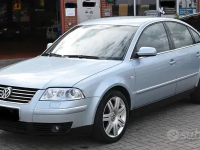 Usata VW Passat Highline 193 CV (141 kW) 2001 Grigio Berlina