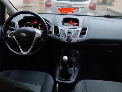 Usata Ford Fiesta 82 CV (60 kW) 2011 Grigio Utilitaria