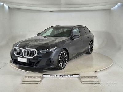 Begagnad BMW 520 M Sport 197 HK (144 kW) 2024 Grå Kombi