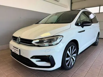 Usata VW Touran R-line 150 CV (110 kW) 2019 Bianco Monovolume