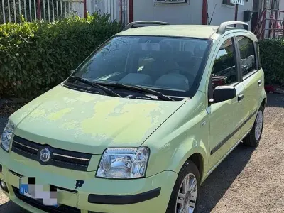 Usata Fiat Panda Emotion 75 CV (55 kW) 2006 Verde Utilitaria