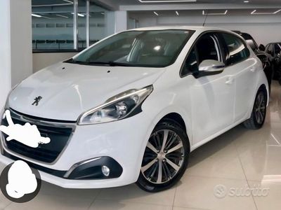 Usata Peugeot 208 Allure 82 CV (60 kW) 2017 Bianco Utilitaria