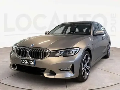 Usata BMW 330e Sport Line 292 CV (214 kW) 2021 Grigio Station wagon