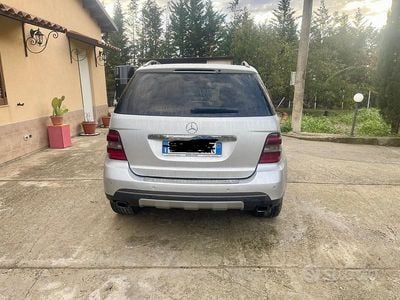 Usata Mercedes ML280 190 CV (139 kW) 2007 Grigio SUV