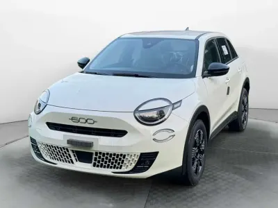 Nuova Fiat 600 Icon 136 CV (100 kW) 2025 Bianco SUV