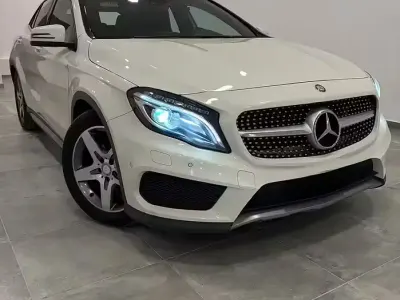 Usata Mercedes GLA200 Premium 136 CV (100 kW) 2015 Bianco SUV