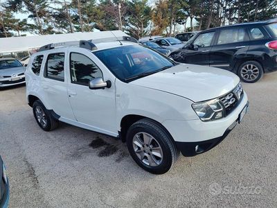 Usado Dacia Duster Prestige 110 CV (80 kW) 2015 Blanco SUV
