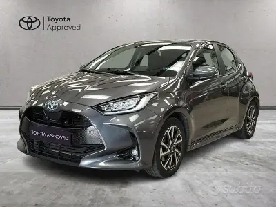 Usata Toyota Yaris Hybrid Trend 116 CV (85 kW) 2022 Grigio Berlina