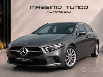 Usata Mercedes A180 116 CV (85 kW) 2019 Grigio Berlina