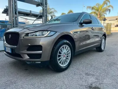 Begagnad Jaguar F-Pace Portfolio 180 HK (132 kW) 2020 Brun SUV