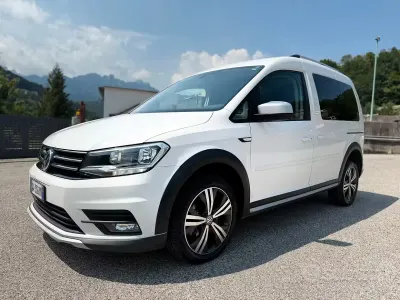 Usata VW Caddy 122 CV (89 kW) 2020 Bianco Monovolume