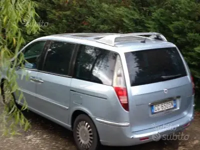 Usata Lancia Phedra 128 CV (94 kW) 2003 Grigio Monovolume