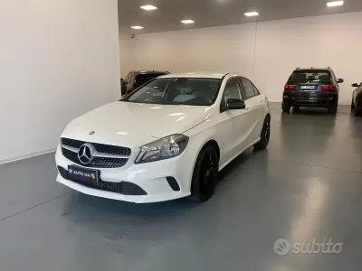 Usata Mercedes A180 Premium 109 CV (80 kW) 2016 Bianco Utilitaria