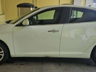 Usata Alfa Romeo Giulietta Distinctive 105 CV (77 kW) 2014 Bianco Utilitaria