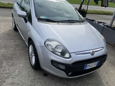 Usata Fiat Punto Evo Easy 69 CV (50 kW) 2012 Utilitaria