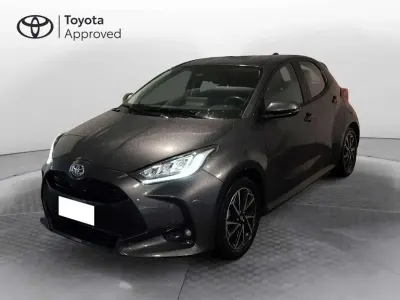Gebraucht Toyota Yaris Hybrid Trend 116 PS (85 kW) 2022 Grau Limousine
