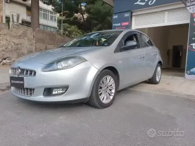 Usado Fiat Bravo Emotion 120 CV (88 kW) 2012 Gris Utilitario