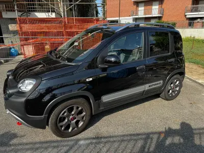 Usata Fiat Panda Cross Cross 69 CV (50 kW) 2019 Nero Utilitaria