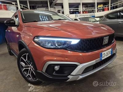 Usata Fiat Tipo Cross 100 CV (73 kW) 2021 Arancione Berlina