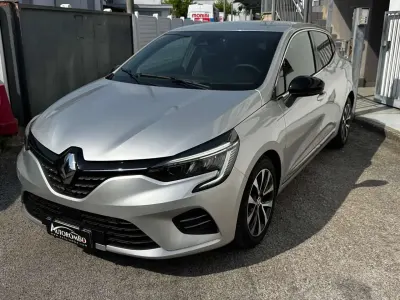 Usata Renault Clio V Techno 101 CV (74 kW) 2023 Other Berlina