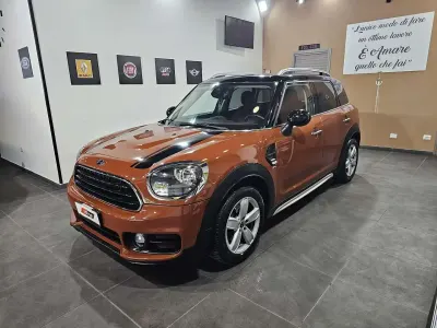Usata Mini Cooper Countryman Hype 136 CV (100 kW) 2017 Arancione SUV