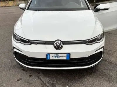 Usata VW Golf VIII R-line 150 CV (110 kW) 2021 Berlina