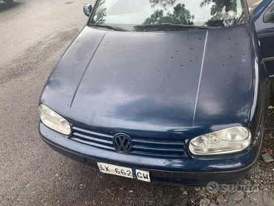Begagnad VW Golf III 90 HK (66 kW) 1998 Blå Sedan