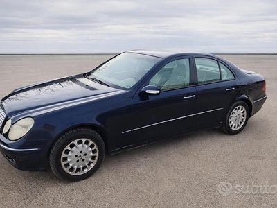 Usata Mercedes E220 2002 Blu