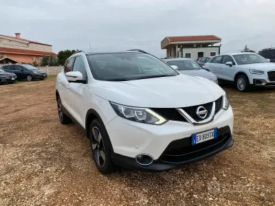 Usata Nissan Qashqai Tekna 110 CV (80 kW) 2014 Bianco SUV