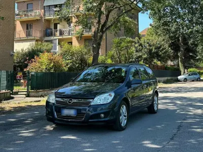 Usata Opel Astra Cosmo 101 CV (74 kW) 2008 Blu/azzurro Station wagon
