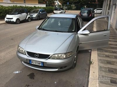 Usata Opel Vectra 2000 Grigio Berlina