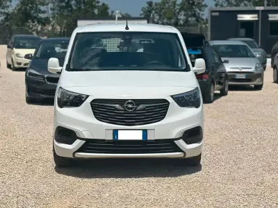 Usata Opel Combo Life 102 CV (75 kW) 2020 Bianco Monovolume