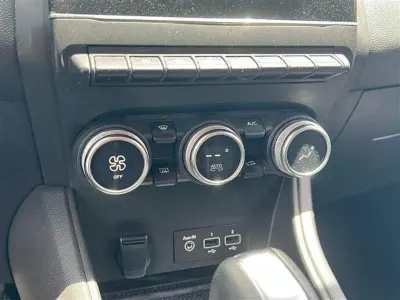 Usata Renault Captur Intens 145 CV (106 kW) 2022 Blu scuro SUV