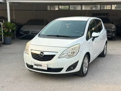 Usata Opel Meriva Cosmo 95 CV (69 kW) 2011 Bianco Monovolume
